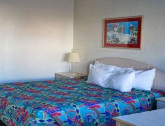 Buccaneer Beach Motel Panama City Room photo