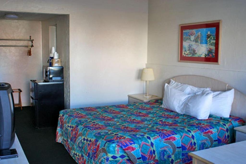 Buccaneer Beach Motel Panama City Room photo